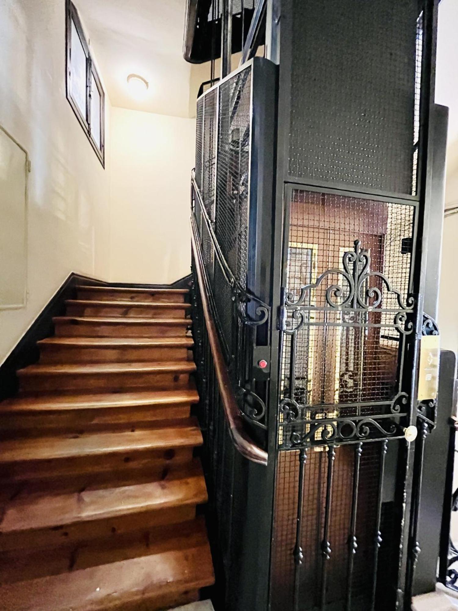 Dplace To Be - Luxury Apartment In Historic Center Madrid Exterior photo